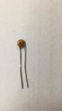 8.2pF 63V Mercimek Kondansatör BA: 2.5mm