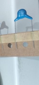 220pF 250V Kondansatör BA:13mm